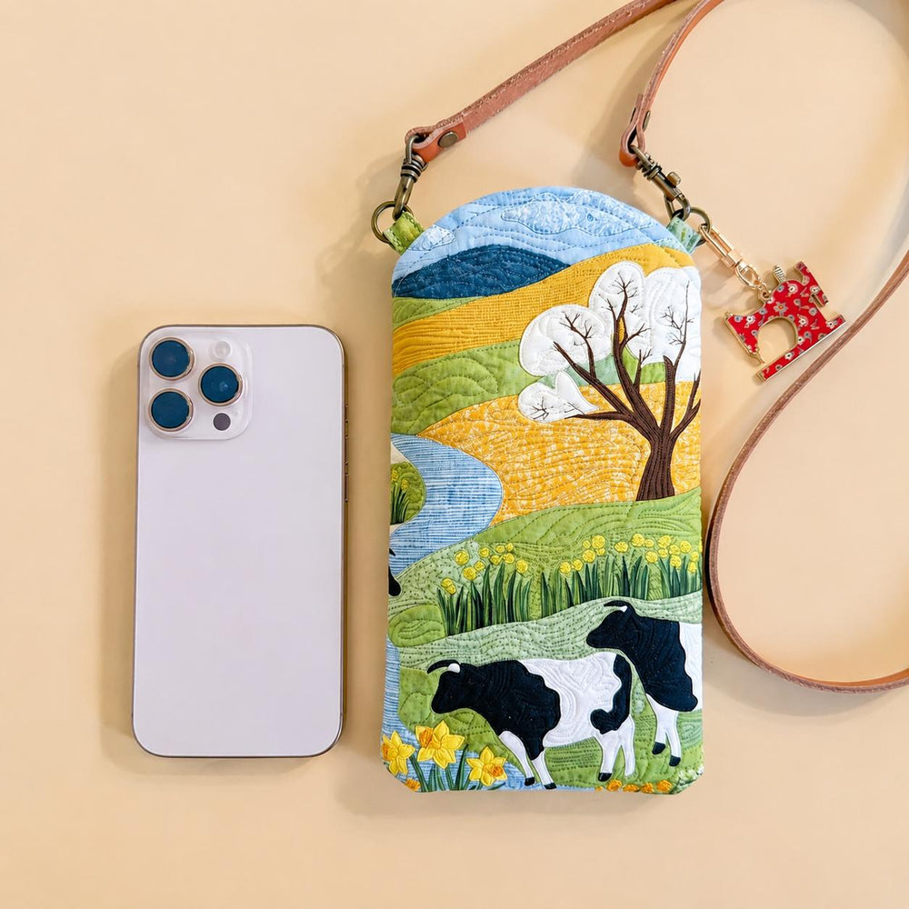 Cattle On The Grassland Quilted Slim Phone Crossbody Bag LD10