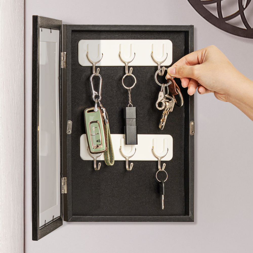 King And Queen Custom Couples Photo How Luck We Are - Personalized Hidden Key Holder Photo Frame